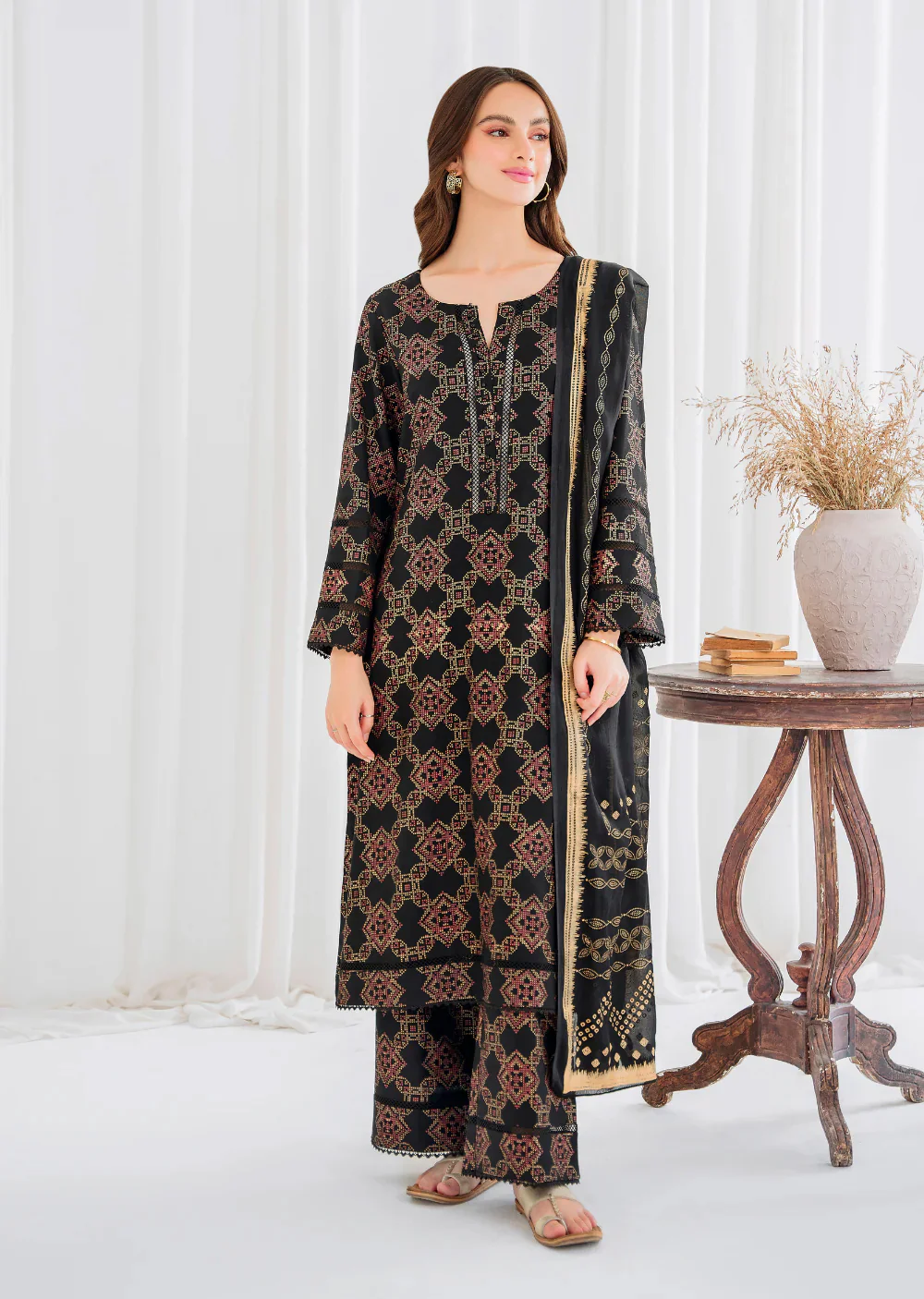 Arooshi - Readymade 3 Piece Garnet Suit - Image 4