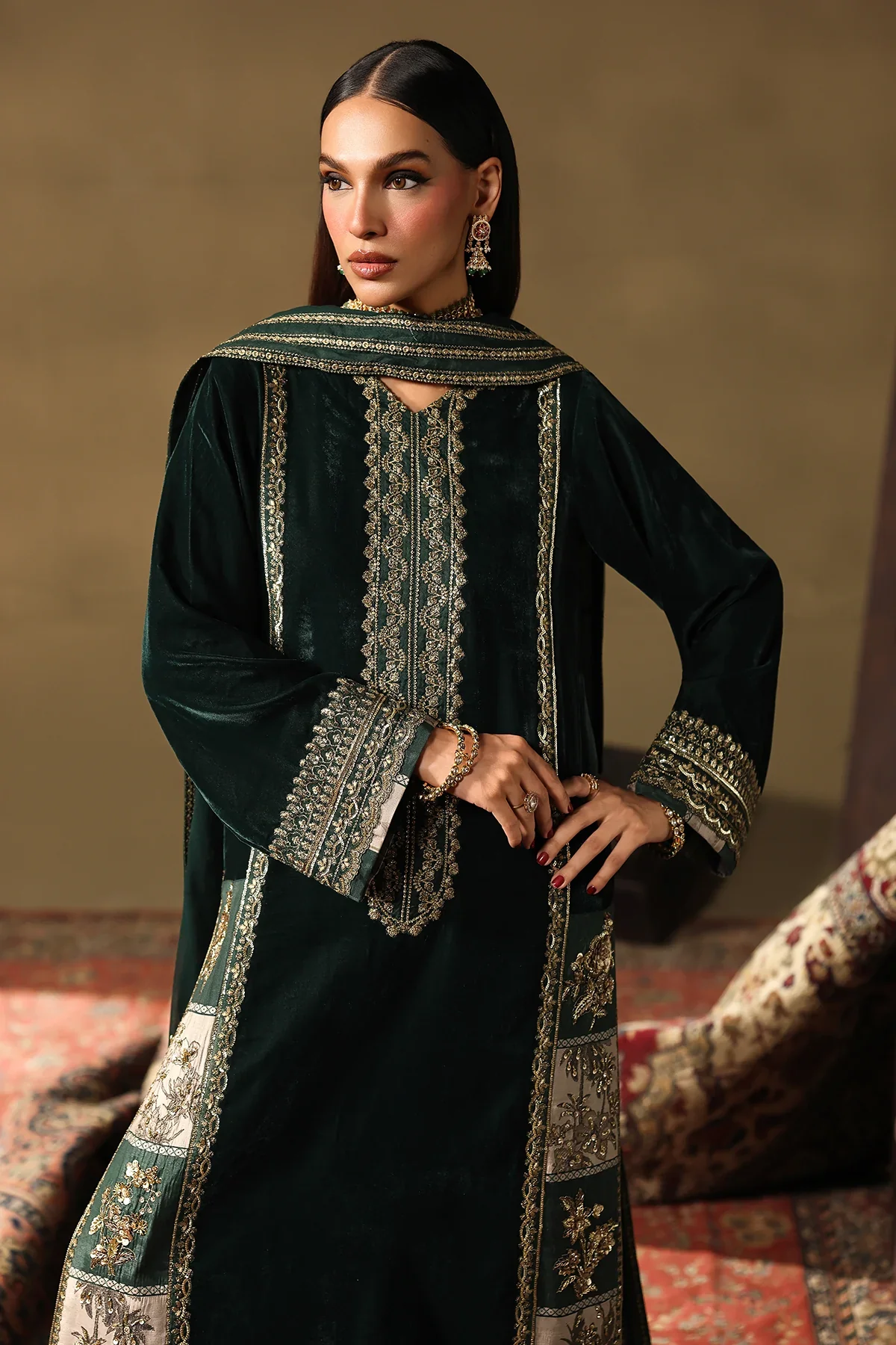 CVT5-05 Unstitched Premium Velvet SUIT 2025 - Image 3