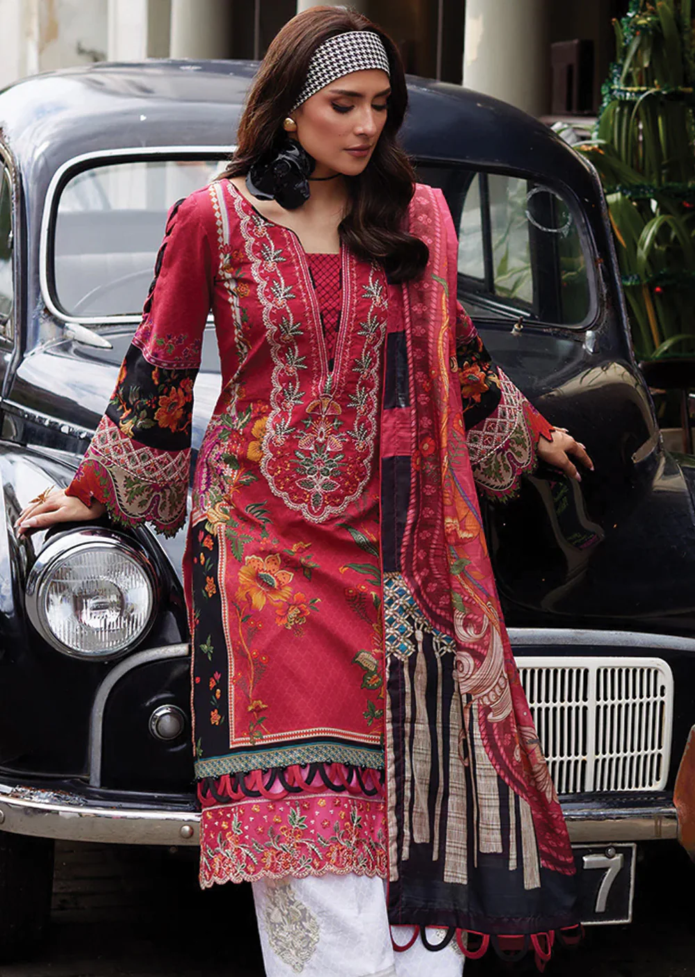 GLSFT-11 - Amelia - Gulaal Saffira Lawn Collection 2025 - Image 2