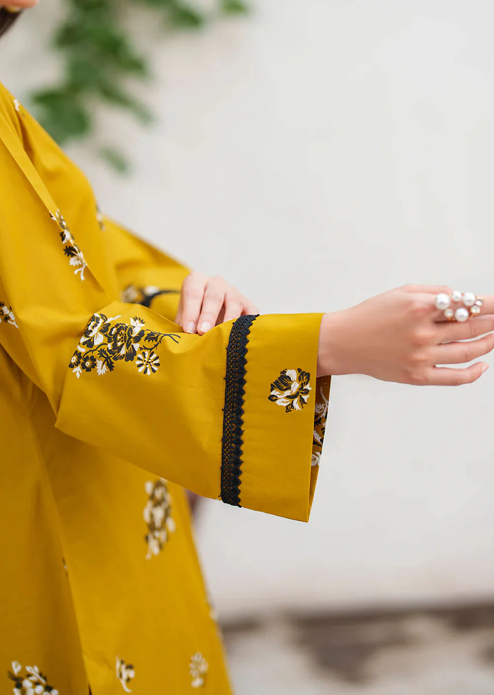 GRT-19 - Kehkashan  - Readymade 3 Piece Cotton Suit - Image 4