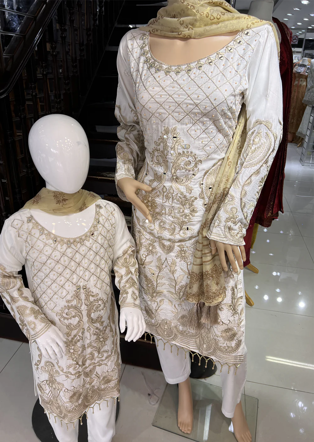 HK129 Givani White Readymade Mirror Mother & Daughter Suit - Image 3