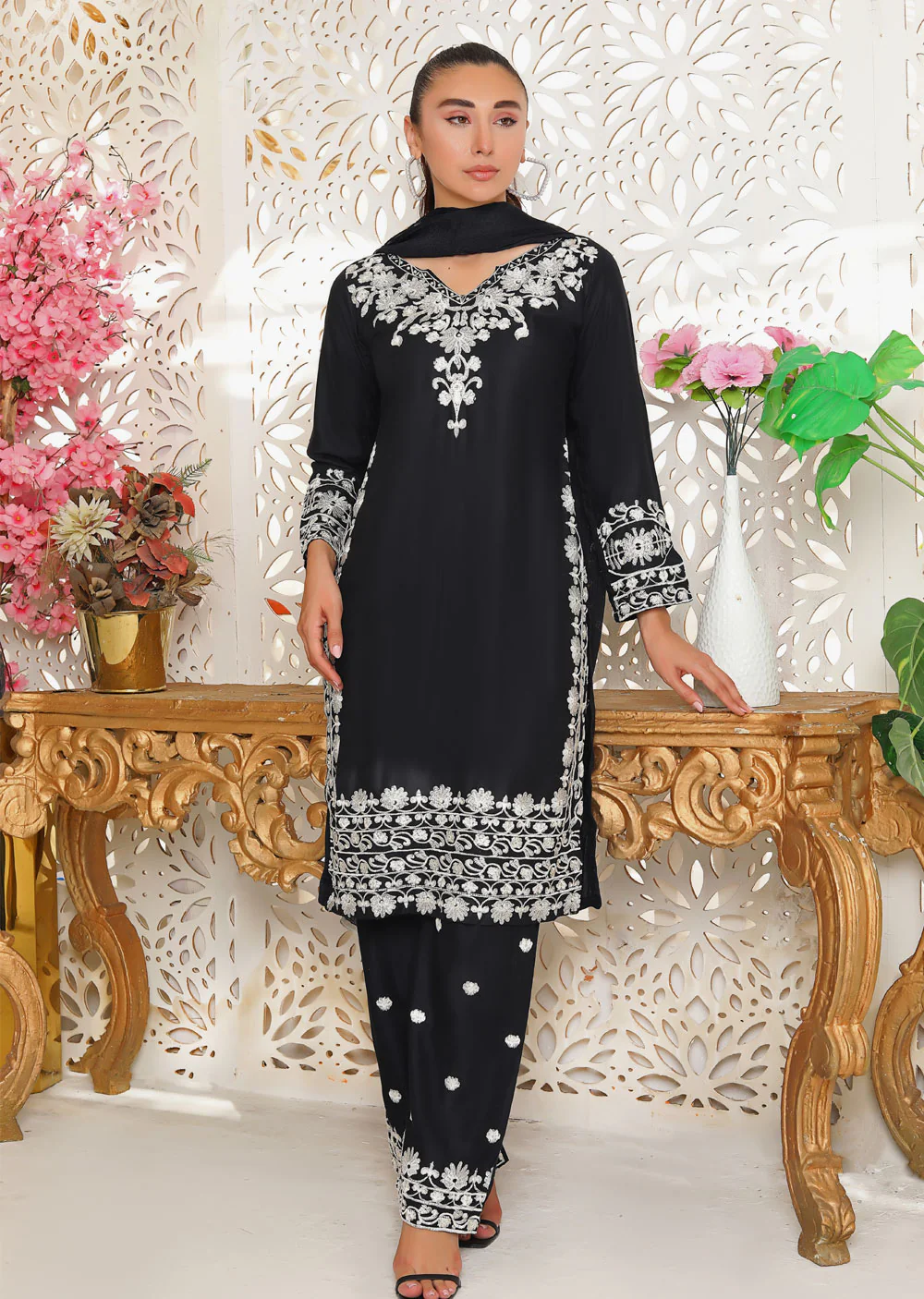 HK209 Tere Bin Readymade Black Linen Suit
