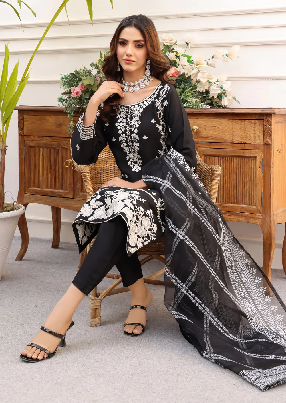 HK247 - Black Readymade Linen Mother & Daughter Suit - Image 3
