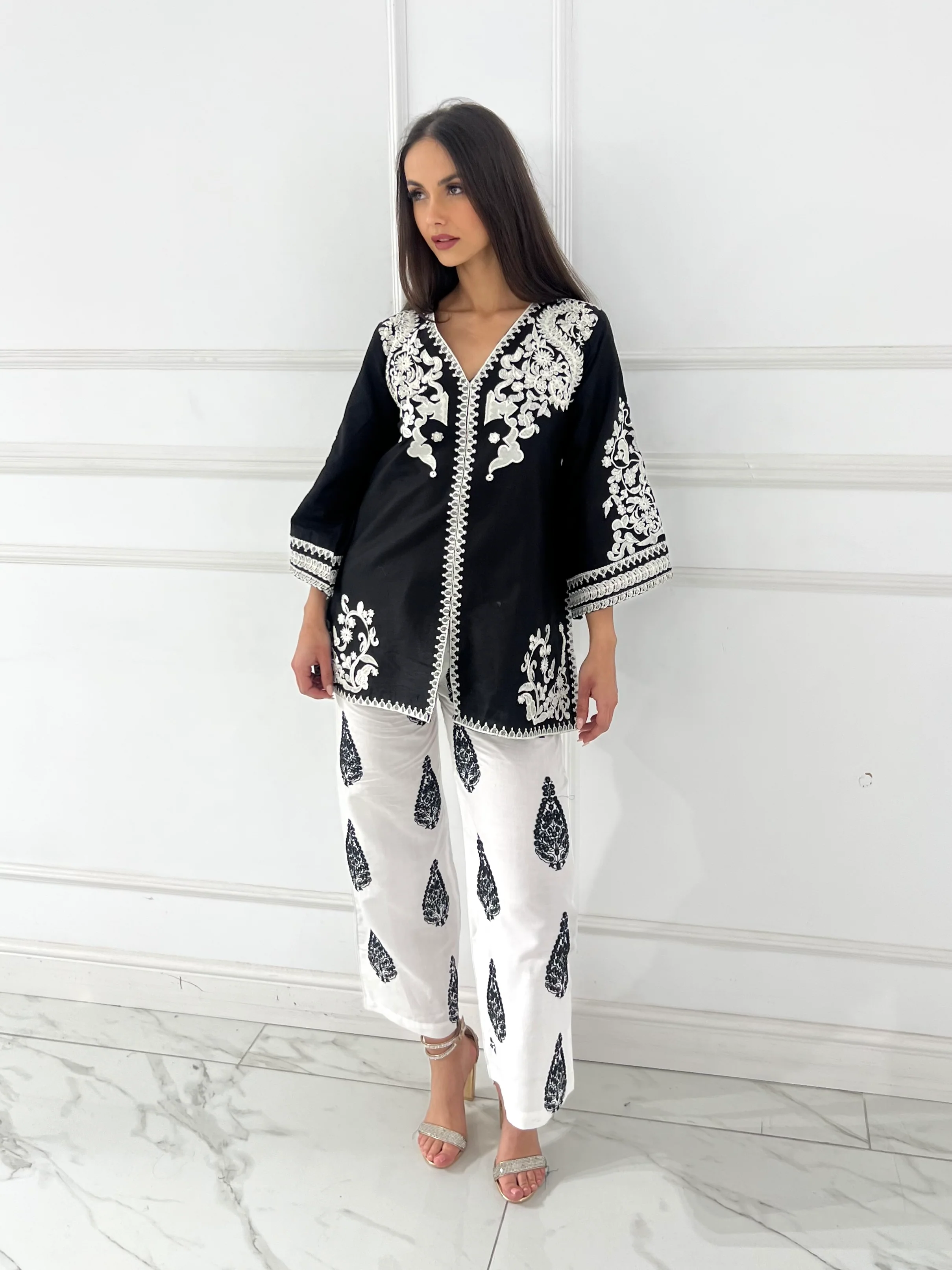 HK346 - 2 piece Readymade embroidered linen Suit - Image 3