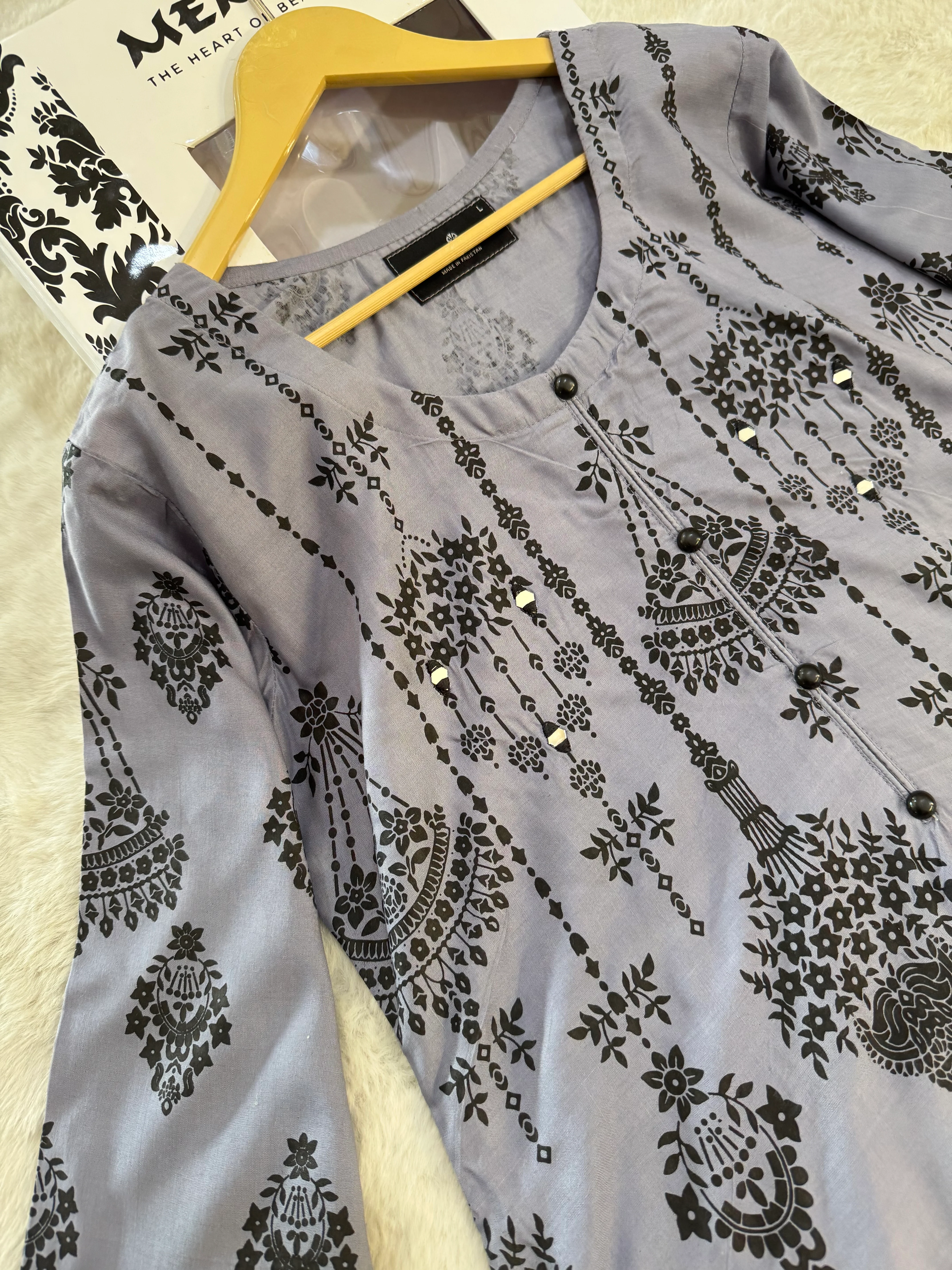HK72 Grandeaur Readymade Linen Suit - Image 3