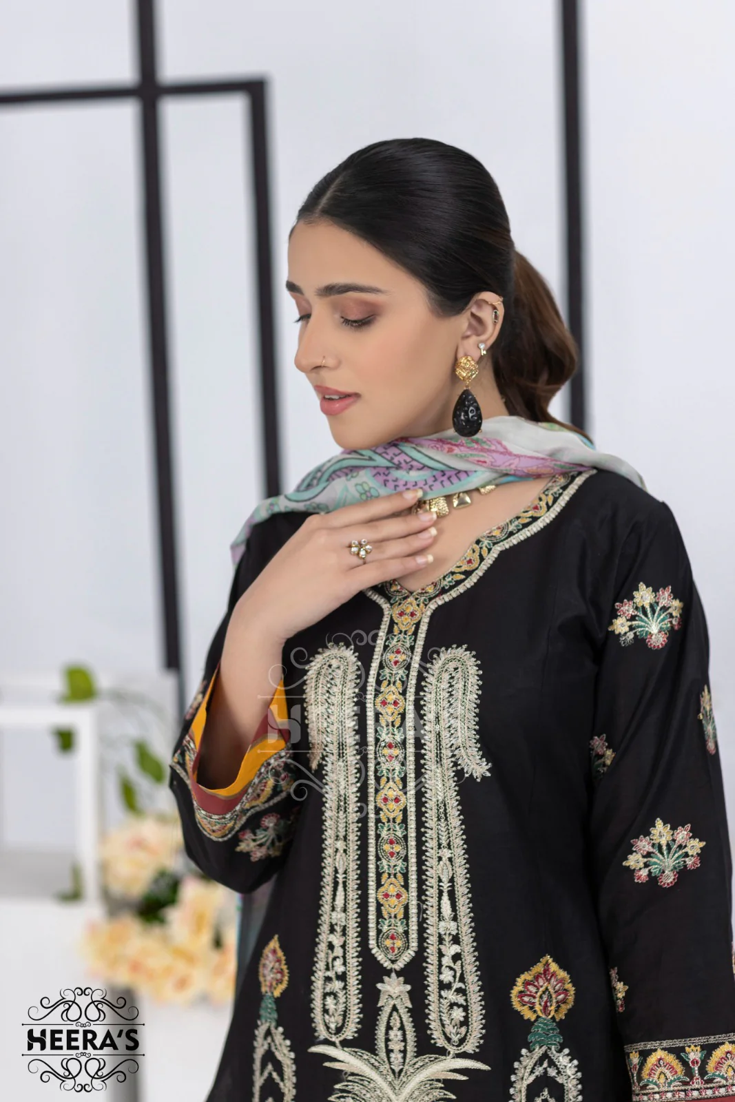 HSS-01 Black Readymade Heeras Lawn Suit - Image 3