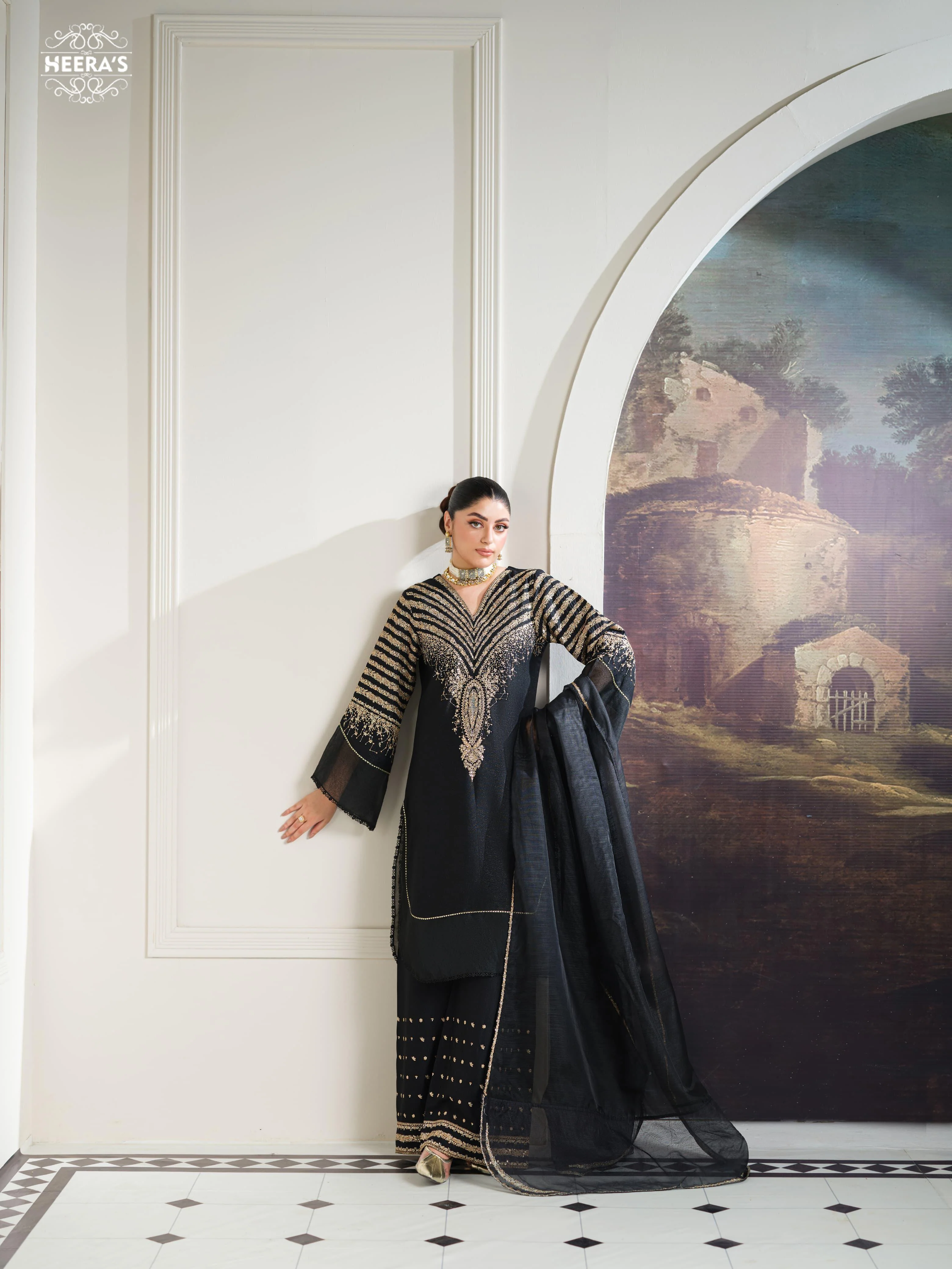 HSS-1147 - Readymade Heeras Suit - Image 4