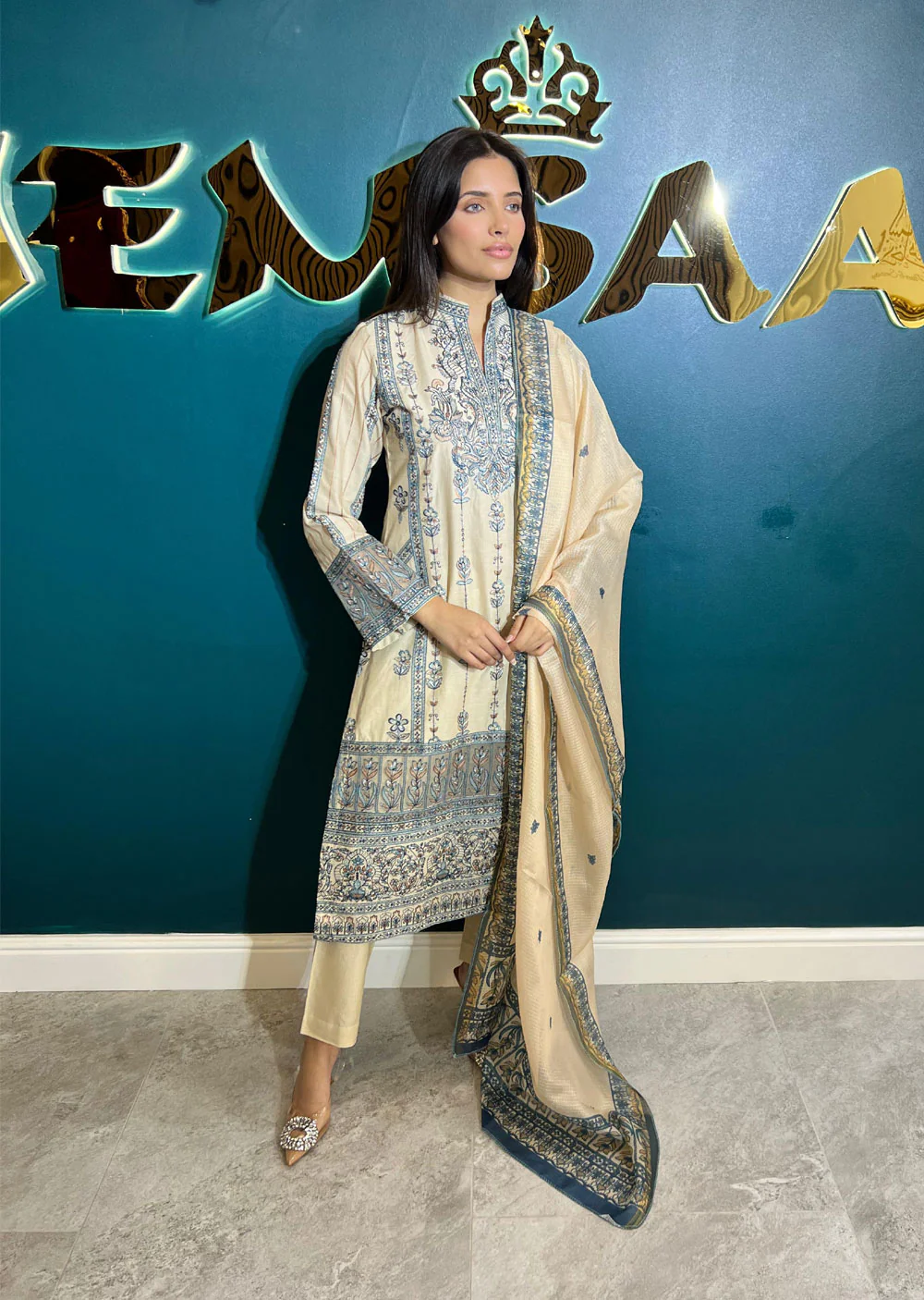 HSS-138 - Readymade Heeras Suit - Image 9