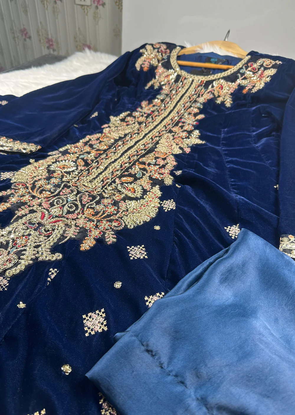 HSS-158 - Teal - Readymade Heeras Sapphire Velvet Majesty Suit - Image 4
