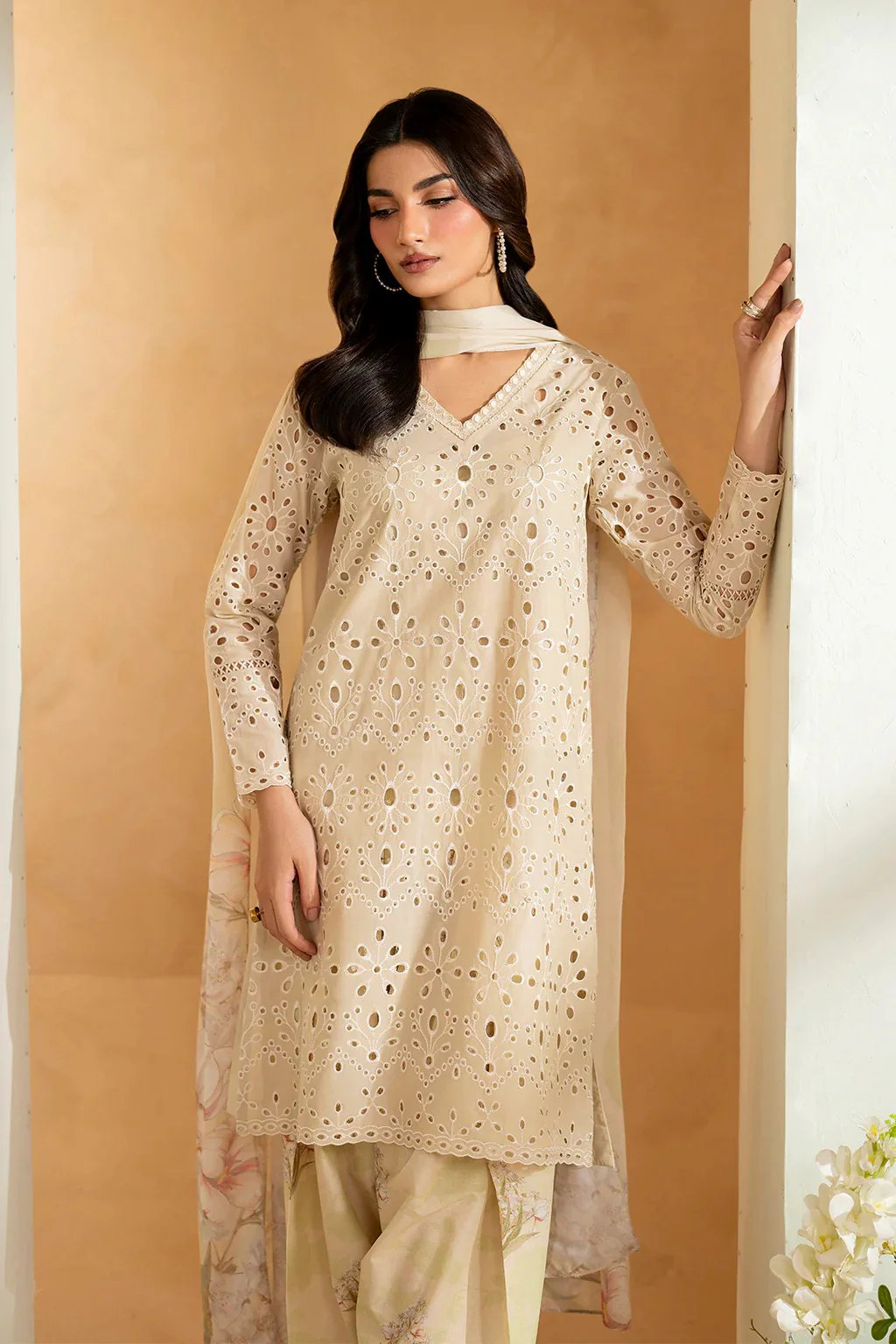 IFE-UE-471-Iznik Printed Lawn Edition 2025 - Image 8