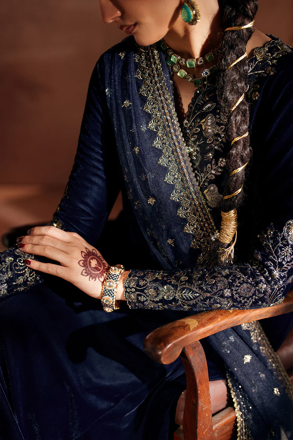 IV-66 Readymade Iznik Embroidered Velvet Edition 2025 - Image 8