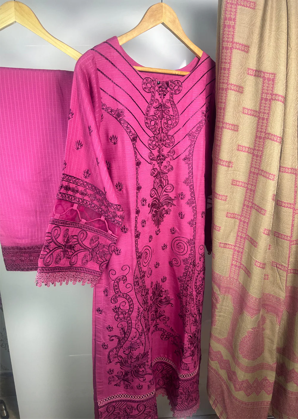 JH-674-R - Readymade - Deewan Collection by Johra 2024 - Image 4
