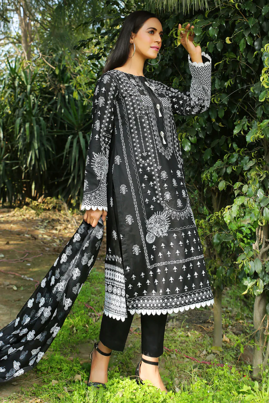 MDM102 - Madame Black Readymade Cotton lawn Suit - Image 3
