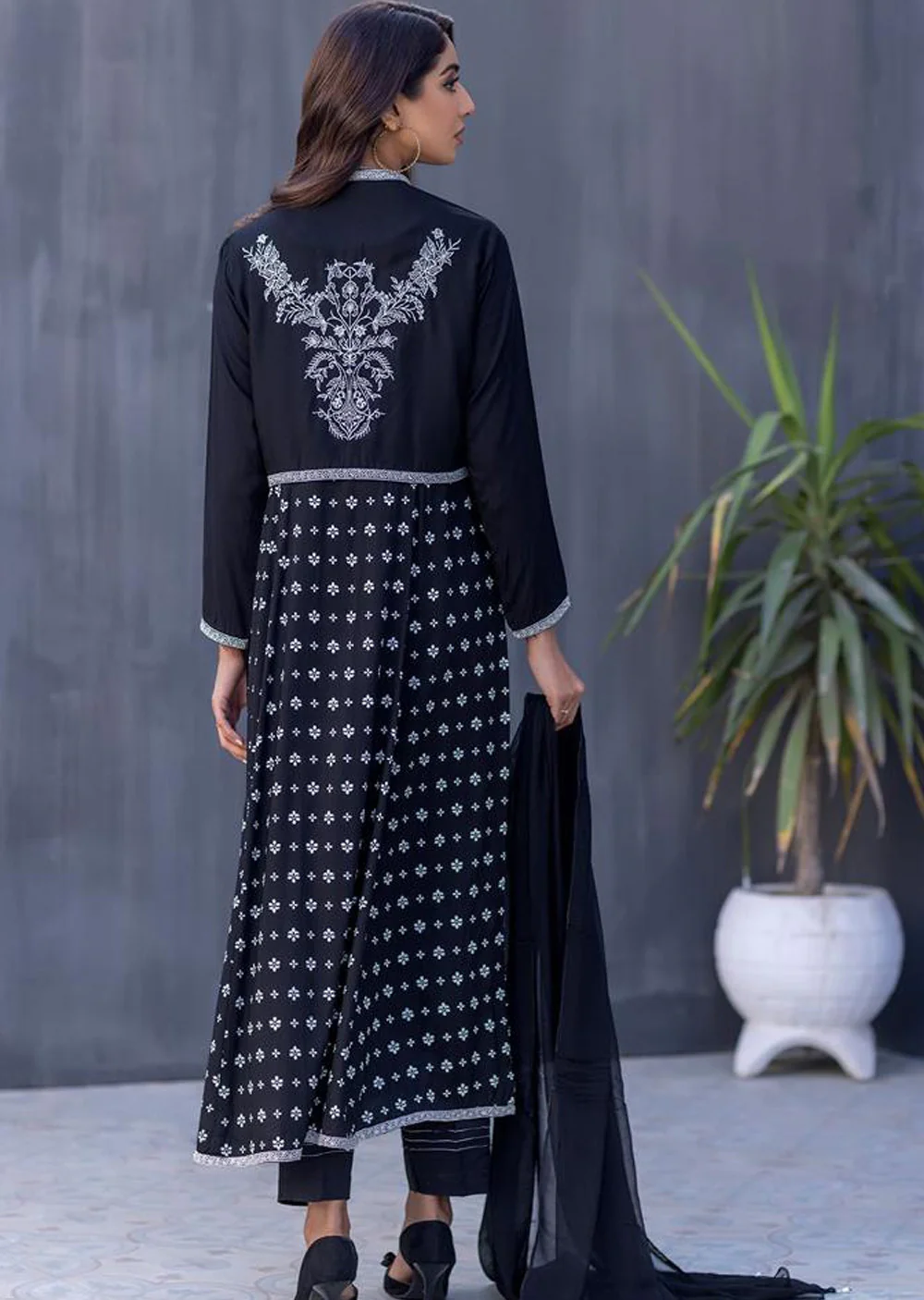 MDM-51 - Madame Mirror Embroidered Suit - Image 2