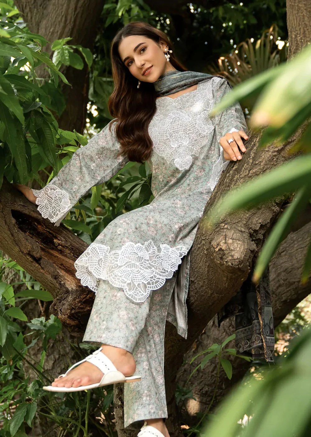 MNC-05 - Naz - Readymade - The Monochrome Collection by Raniya.H 2024 - Image 4