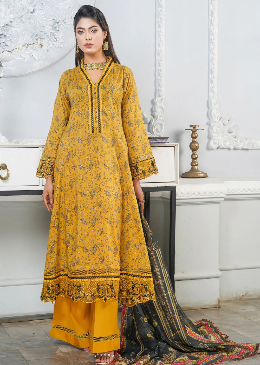 MNRD-04-R - Readymade - Munira Summer Lawn Collection 2024