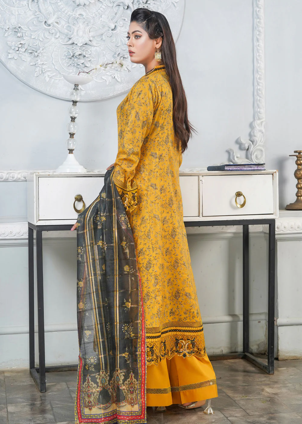 MNRD-04-R - Readymade - Munira Summer Lawn Collection 2024 - Image 4