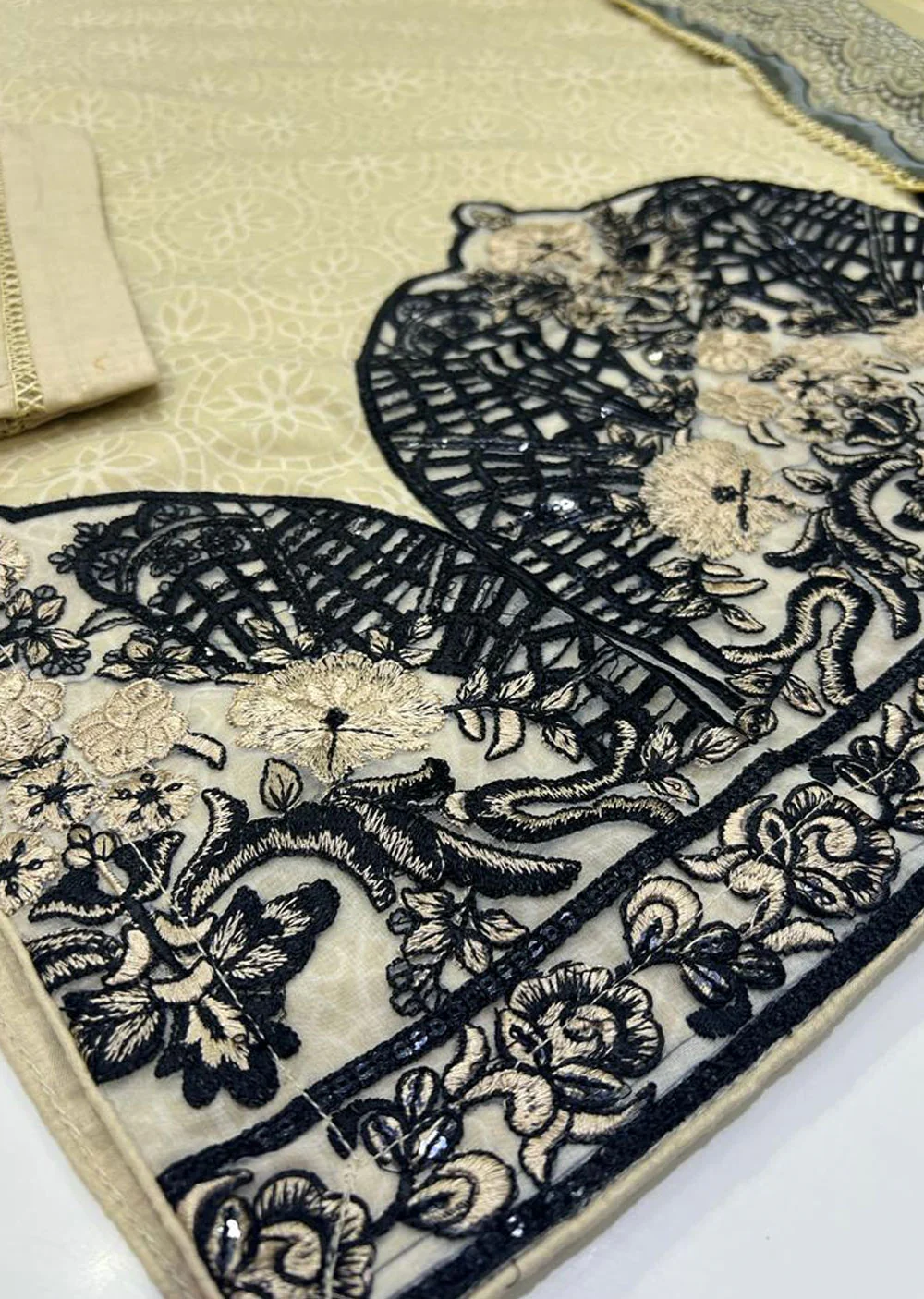 MRB-04 - Readymade Maria B Inspired Lawn Suit - Image 3
