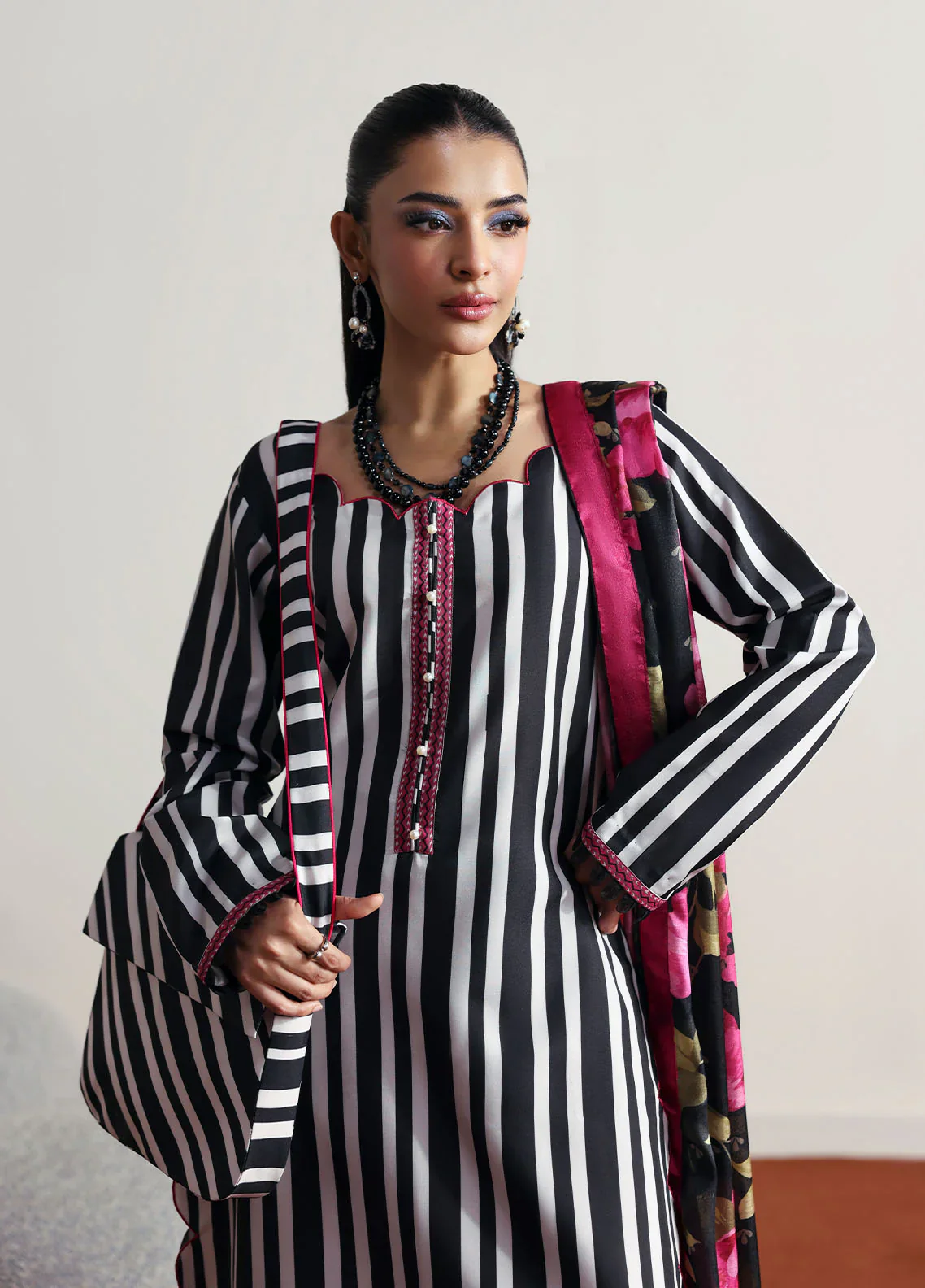 PL-05-FLEURON-ELARIS-Readymade Gulaal  Collection 2025 - Image 2