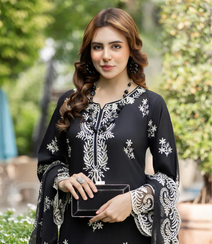Ran-04-Readymade- Rania.H  LINEN Collection 2025 - Image 2