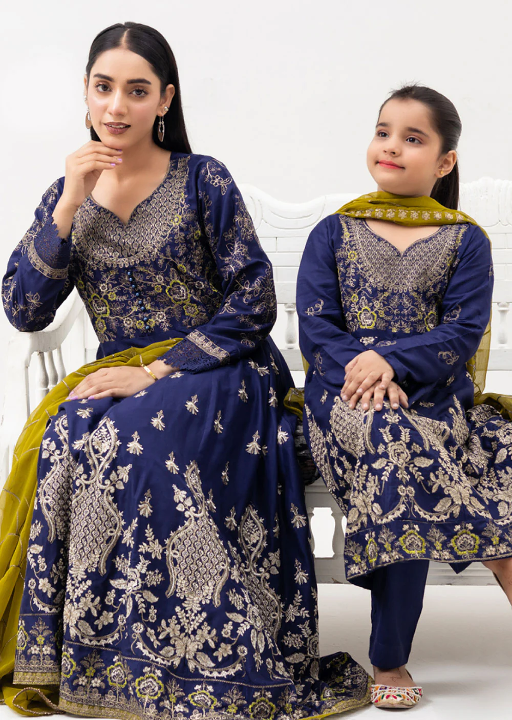 RGZ4019 Readymade Navy Linen Dress Mummy and Me - Image 4