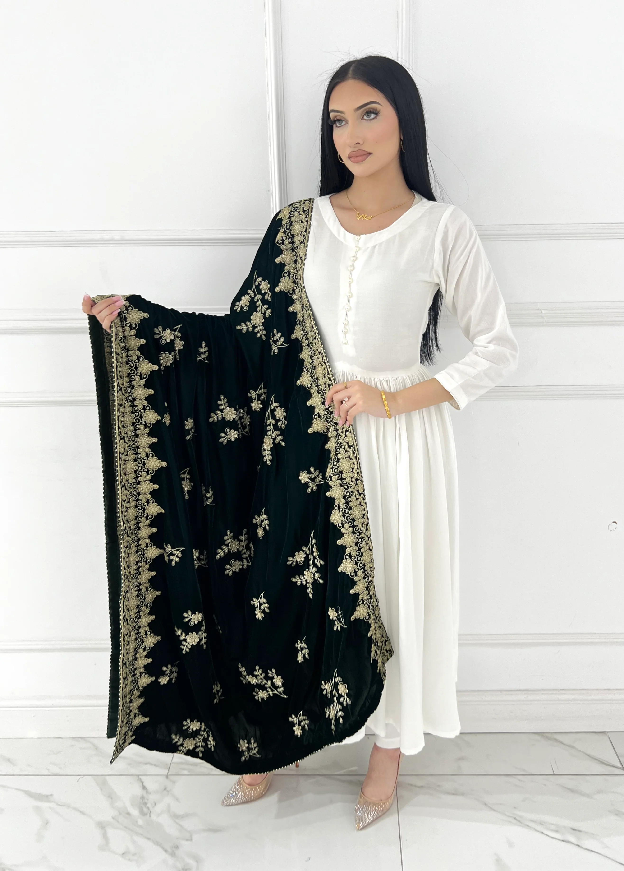 SMV103 Embroidered Velvet Shawl - Image 5