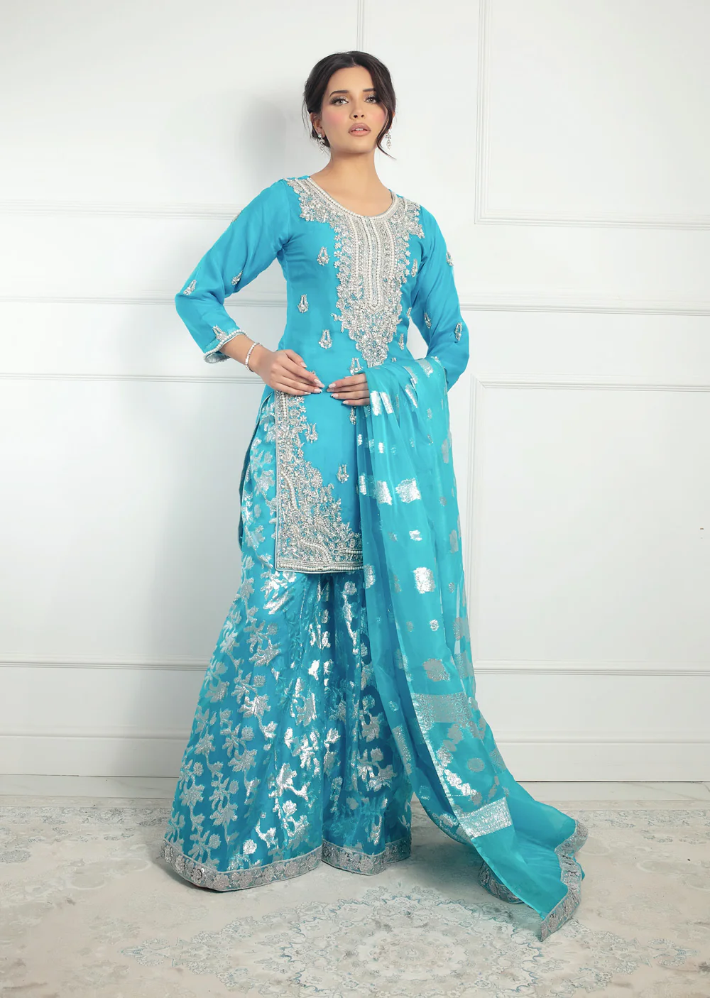 SRB9915 - Anchal Ferozi Sehrish.B Designer