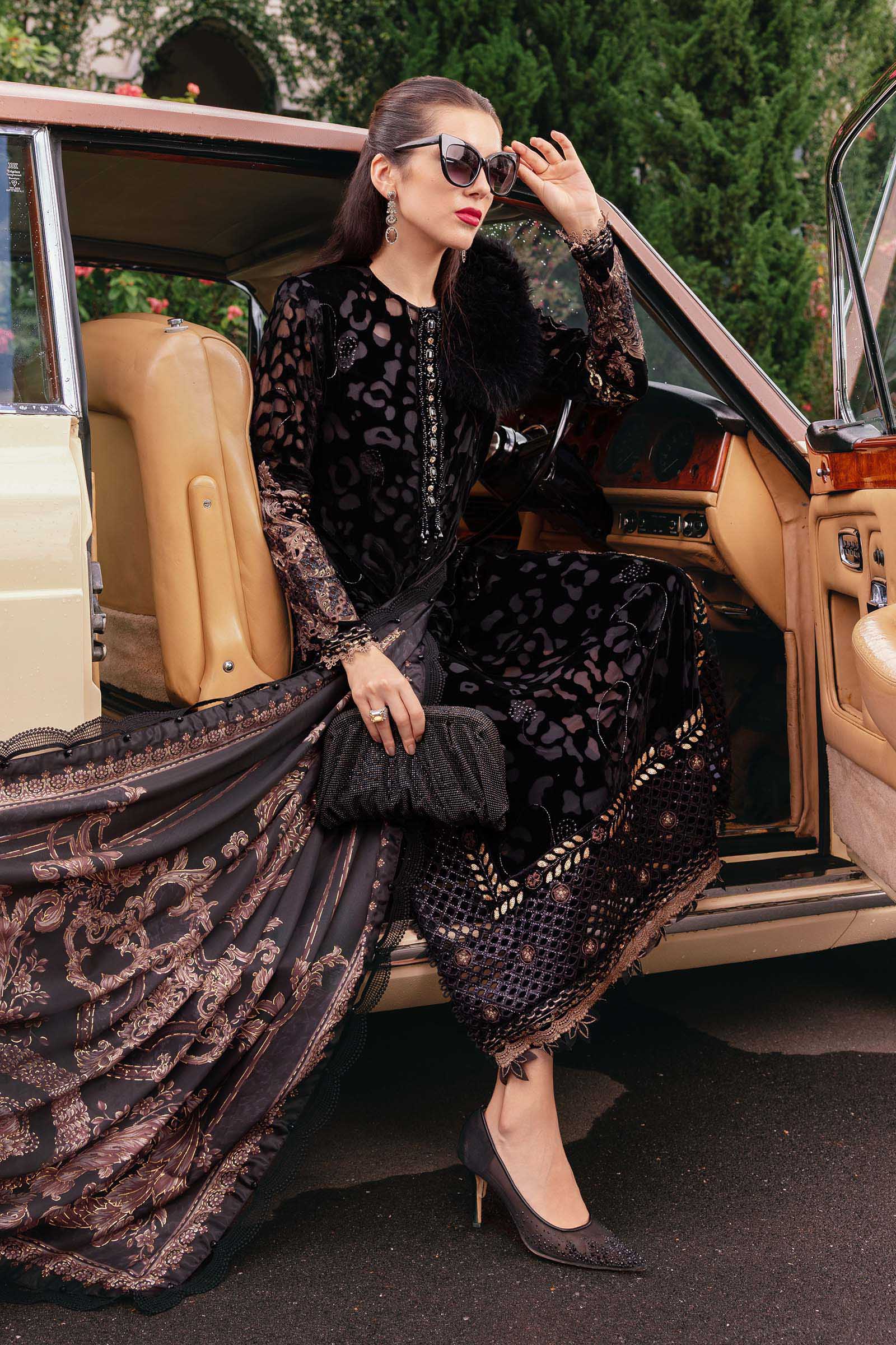 WL-1301- Maria b INSPIRED Embroidered Palachi Suit 2025 - Image 4